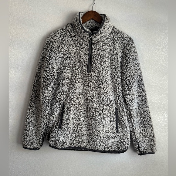 Thread & Supply Women’s Gray and White Sherpa Fleece 1/4 Zip Pullover Small - Picture 2 of 5